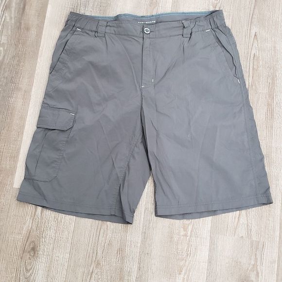 Columbia Omni shade grey outdoor shorts size large / 38 - Picture 1 of 4
